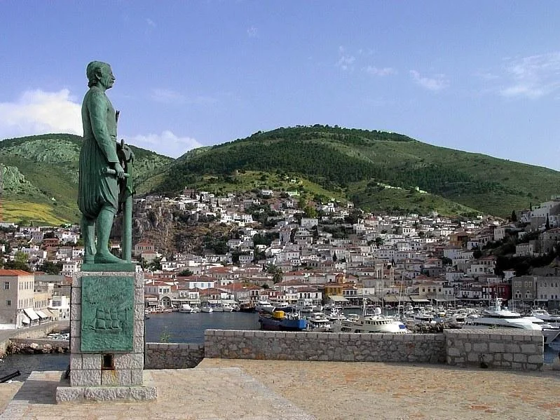 Estatua del almirante Miaoulis